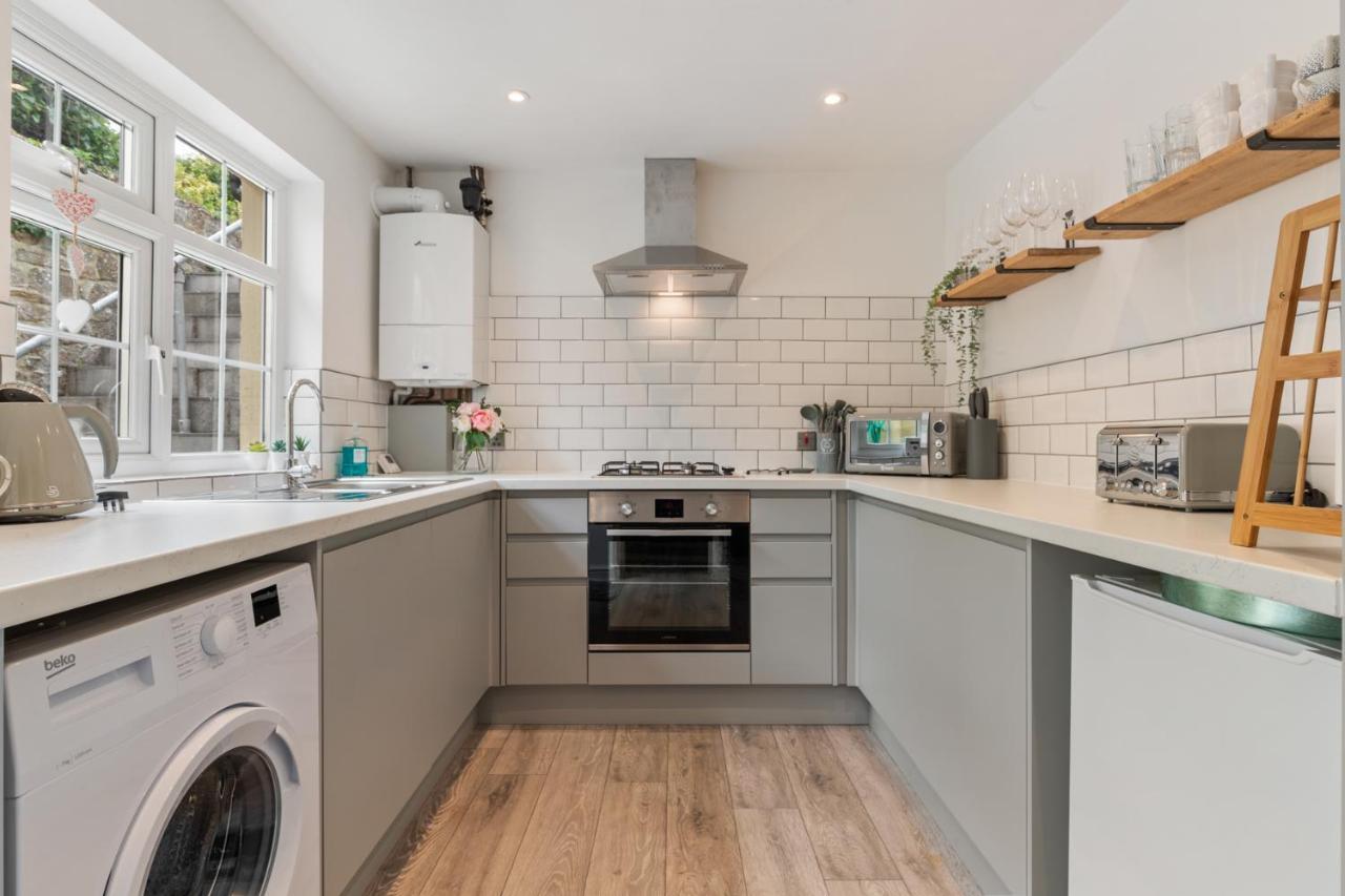 Ivydene - Beautiful Cottage, Stone Throw From Beach, Wonderful Sea Views Saundersfoot Exteriér fotografie